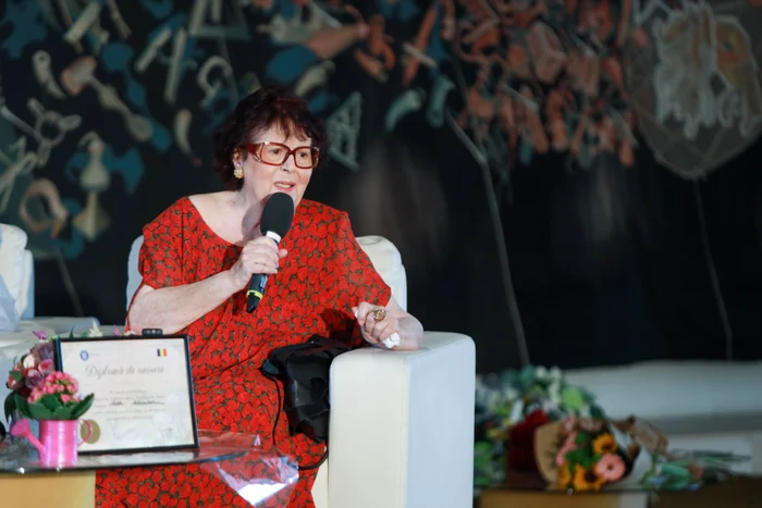 Adela Mărculescu, la lansarea biografiei „Adela: Tot ce mi-am dorit” / foto: Florin Ghioca, TNB