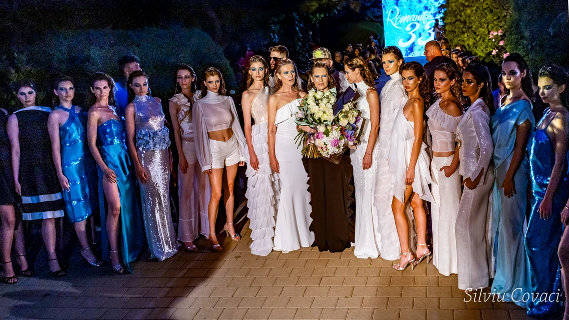 Designerul a organizat un superb eveniment care a încununat 33 de ani de modă, mai precis de când  cunoscutul designer a înființat casa de modă Romanitza