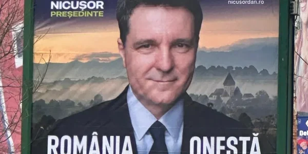 Nicusor Dan panou electoral Foto Lucian Davidescu Facebook jpg