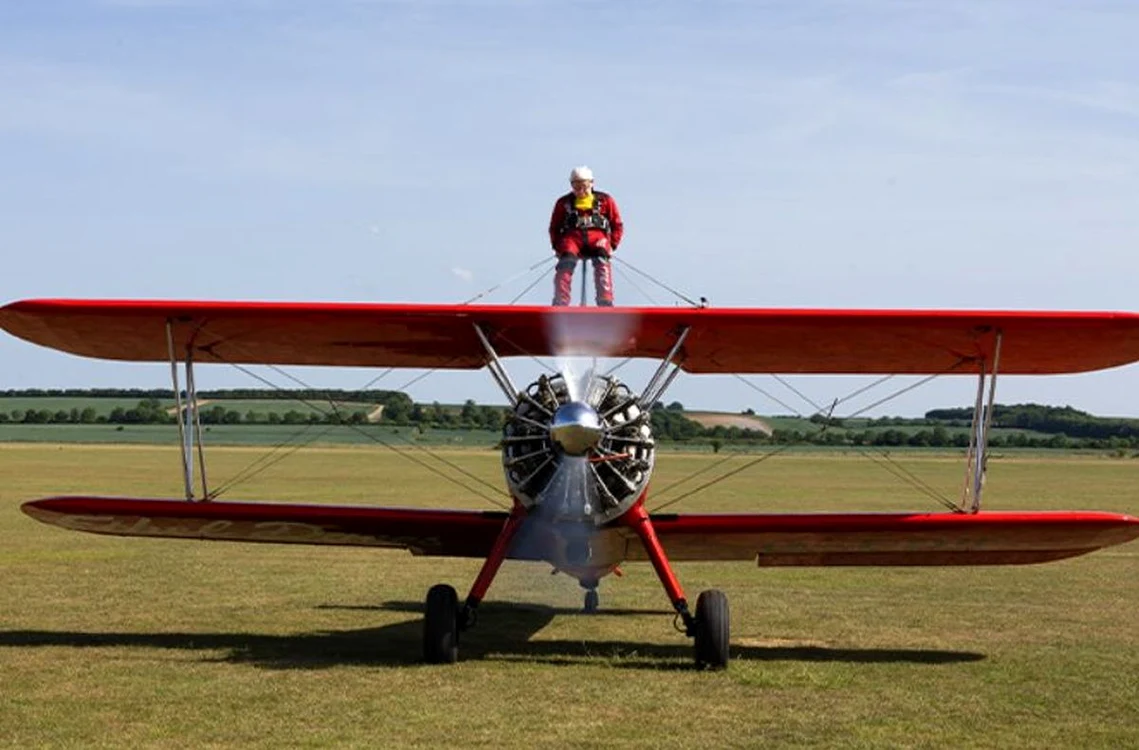 Harry, pe aripa avionului (Foto: Guinness World Records)