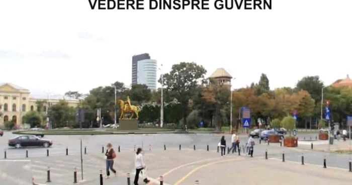 1/3
		    	
		    	
		    	
		    
		    
		    		    
		    	1/3
		    	
		    	
		    	
		    
		    
		    Statuia lui Ferdinand I, în Piaţa Victoriei, vedere dinspre Guvern FOTO: B365.ro