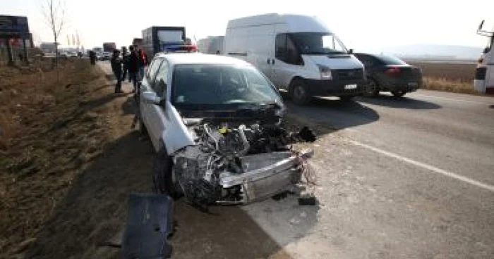 Iaşi: Trei persoane au ajuns la spital în urma unui accident rutier