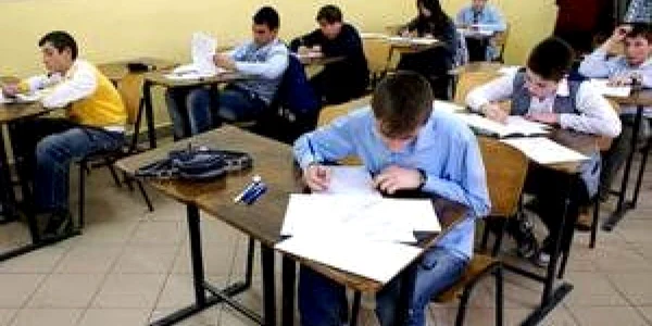 Evaluarea naţională la clasa a VIII-a va avea loc între 4 şi 12 mai