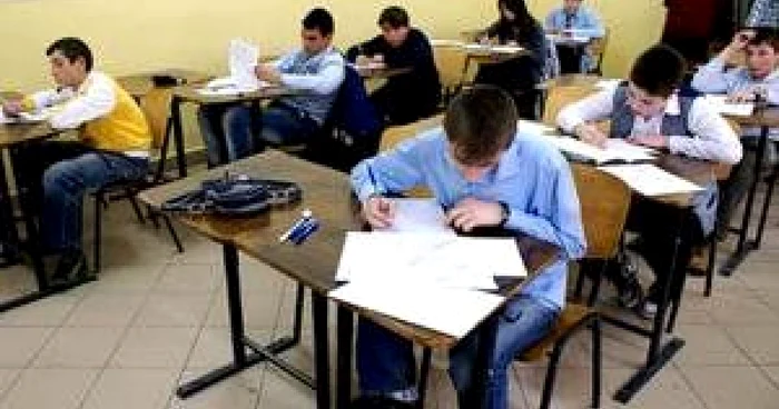 Evaluarea naţională la clasa a VIII-a va avea loc între 4 şi 12 mai