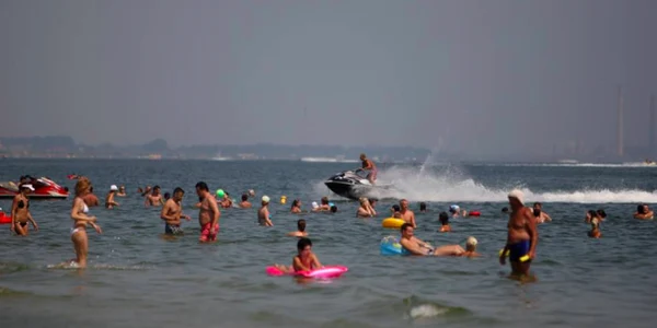 Ski-jet skijet ambarcaţiune litoral vehicul nautic Sursa Adevărul