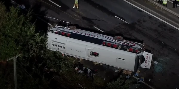 Accident teribil pe o autostradă din Marea Britanie FOTO Captură Video  png