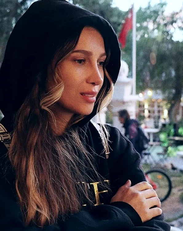 lora oameni falsi jpg jpeg