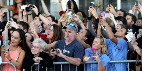 femeie internet viral foto boston globe