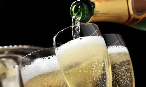 Șampanie. FOTO foodandwine  jpg