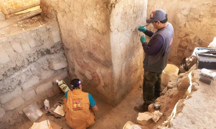 O sală a tronului descoperită de arheologi în Peru (© panamarca.org)