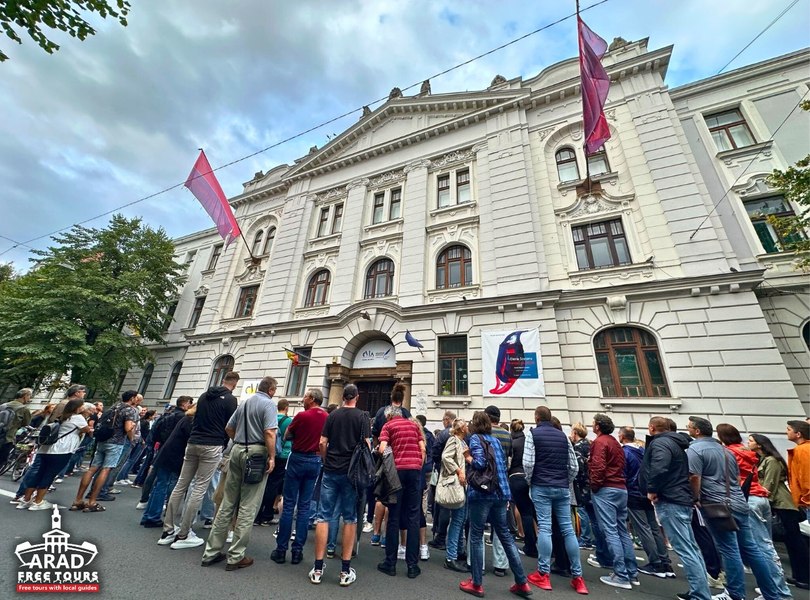 Poveste de succes în Vest: de la doi turiști în primul tur, la mii de oameni veniți de pe cinci continente