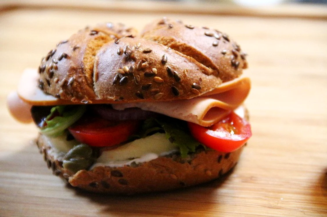 
    Sandwich cu şuncă de curcan   