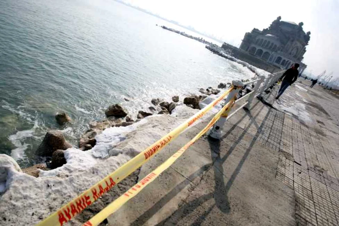 Balustrade rupte de gheaţă