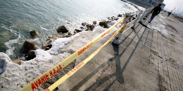 Balustrade rupte de gheaţă