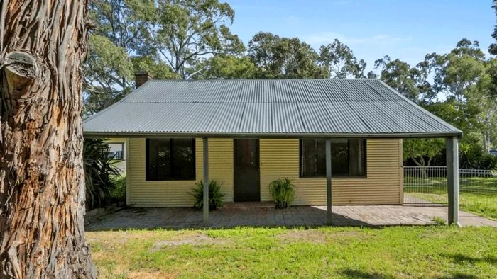 Casa a fost atelierul unui fierar / foto:  Real Estate