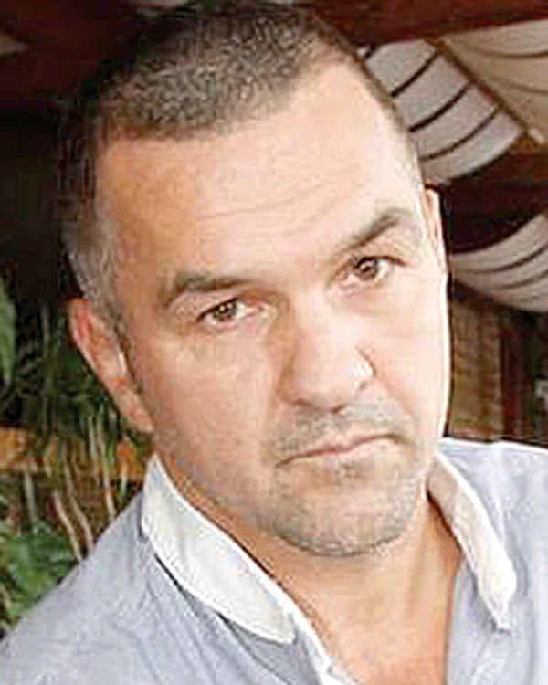 
    În 2012, Alexandra  se iubea cu  Adrian Doroftei  