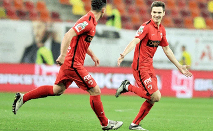 
    Rotariu a marcat un gol de trei puncte pentru DinamoFoto: sportpictures.eu  