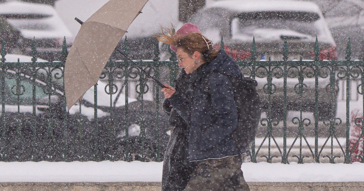 Vremea se schimbă brusc. Județele care intră sub cod galben de vânt puternic. Unde sunt anunțate ninsori