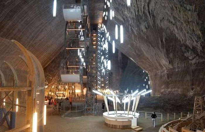 Mina Ghizela - atracţii. Aceasta a fost redeschisă la sfârşitul lunii iulie foto: radiounirea.ro