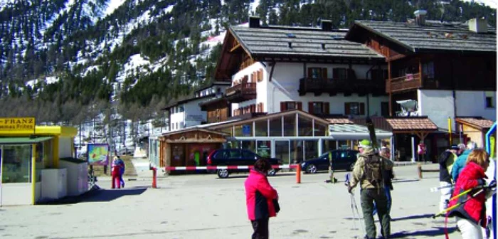 Un sejur de şapte zile la ski în Austria în perioada revelionului costă 355 euro de persoană