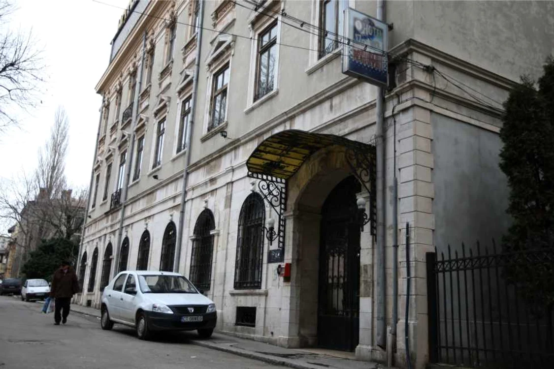 Hotelul Intim