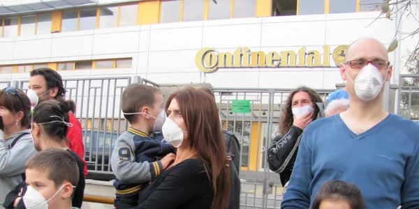 Protest la fabrica Continental din Timişoara FOTO Ştefan Both