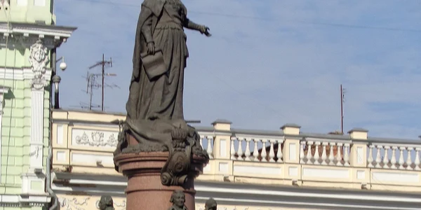statuia Ecaterinei cea Mare  din Odesa foto Twitter @chemodanov_di