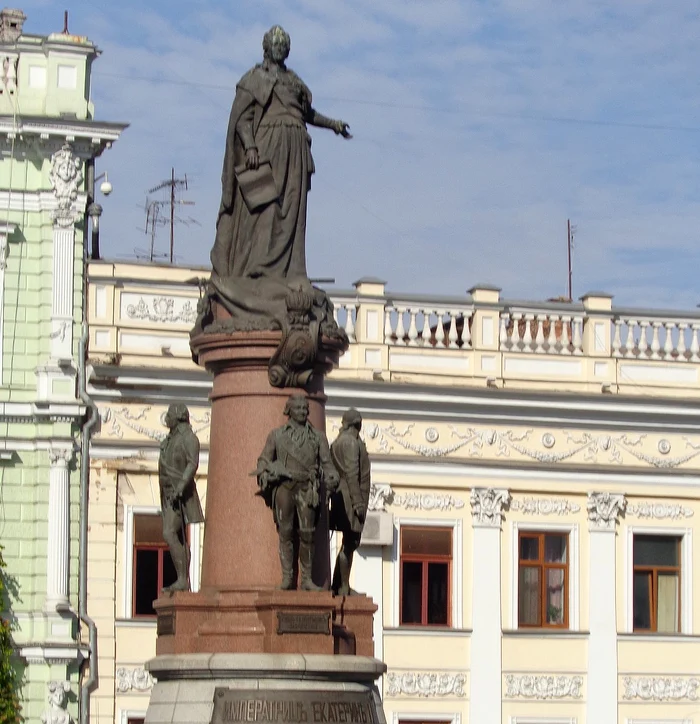 Statuia este cunoscută și ca Monumentul Fondatorilor Odesei Foto: Twitter/ @chemodanov_di