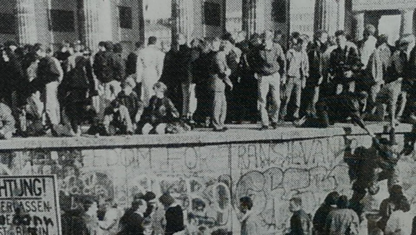 În partea de sus a Zidului Berlinului scrie "Freedom for Transylvania". FOTO: Traian Almăşan