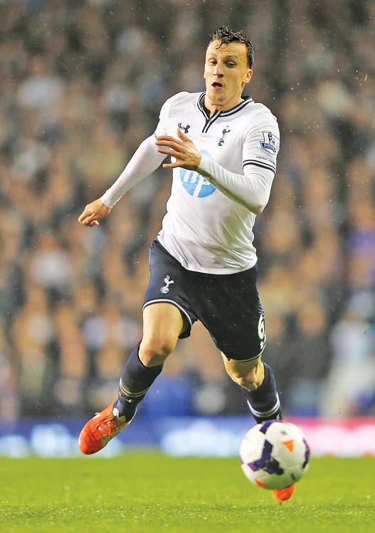 Chiricheş nu mai e dorit la Tottenham, la care a jucat în ultimele două sezoaneFoto: AP