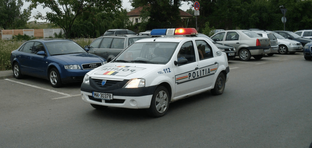 Vârstnic jefuit de un bărbat care voia să îi vândă cuțite și oale. Bătrânul a rămas fără economiile păstrate în casă