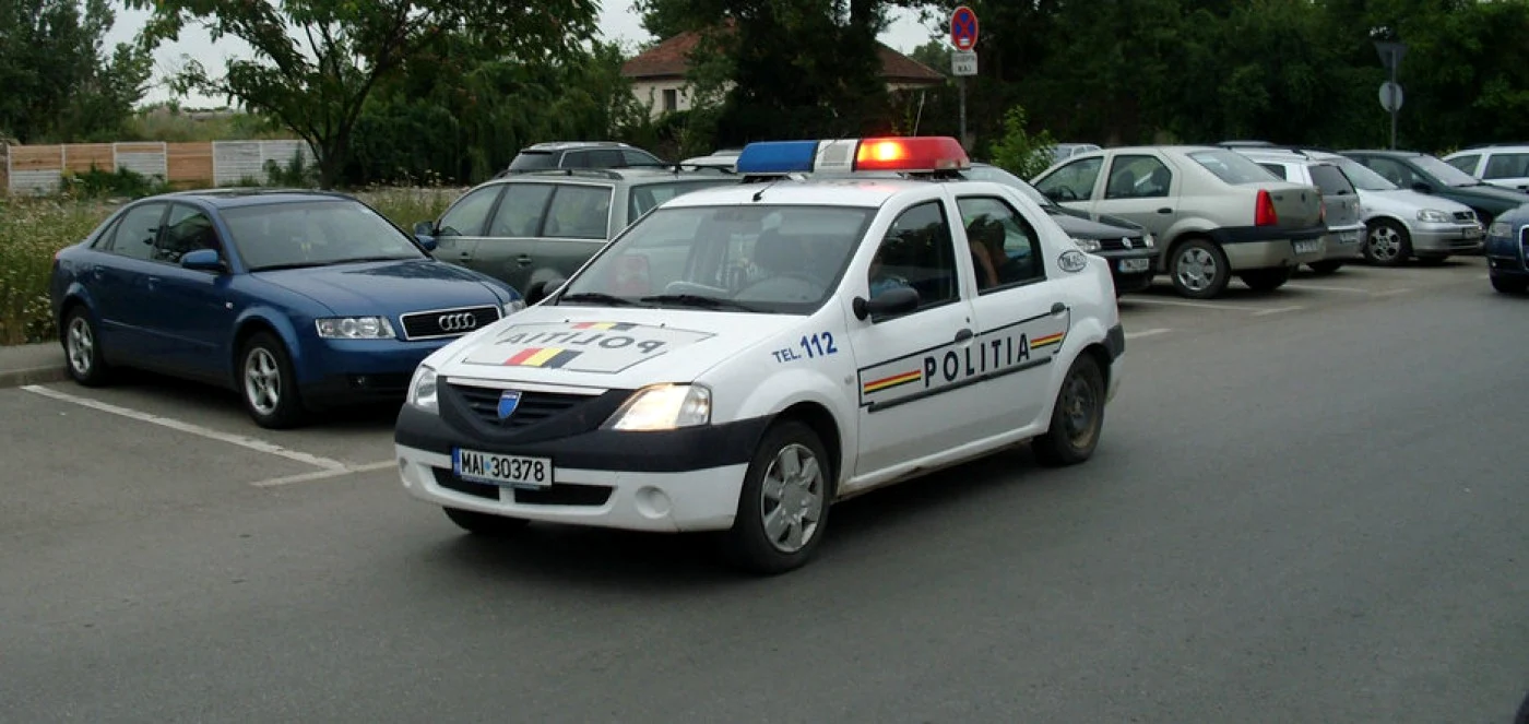 Poliţiştii l-au urmărit pe şoferul care a refuzat să oprească. FOTO: arhivă