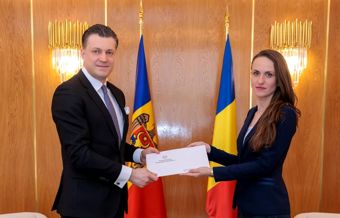 Mihai Mîțu a primit scrisorile de acreditare. FOTO: Facebook.com/ Ambasada R. Moldova în România