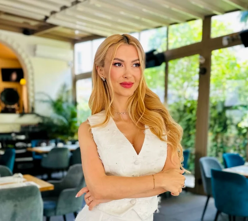 Andreea Bălan s-a angajat la TVR / foto: INSTAGRAM