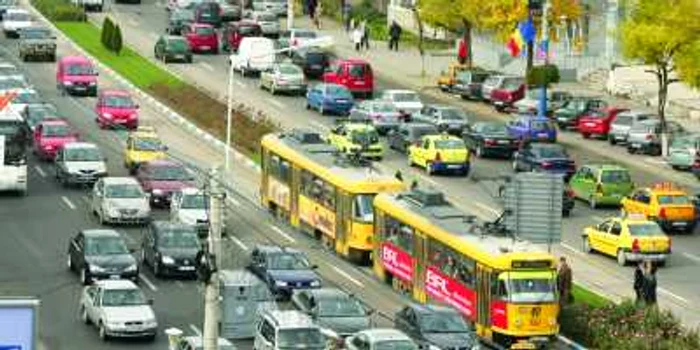 Craiova: Peste 100.000 de maşini îngreunează traficul din Bănie