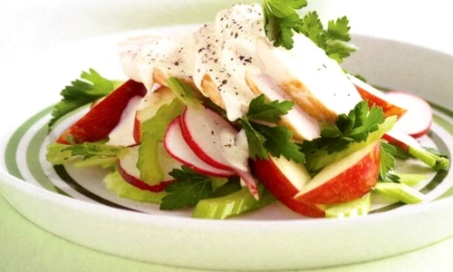 Salata de pui cu mere si telina jpeg