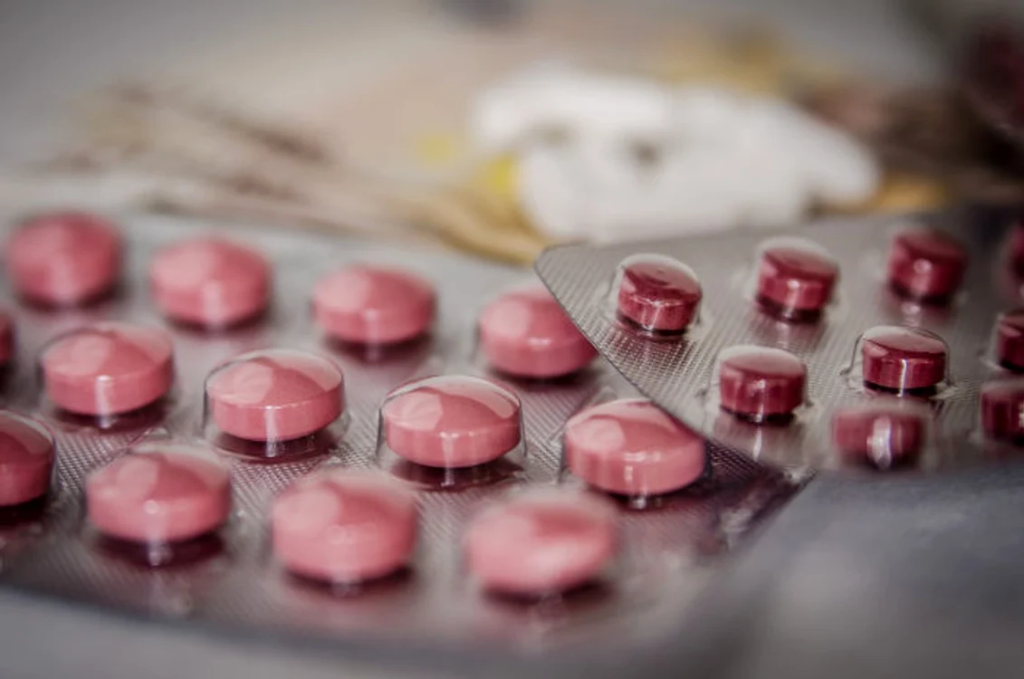 Traficul online cu medicamente oncologice, un fenomen care poate pune în pericol viața pacienților
