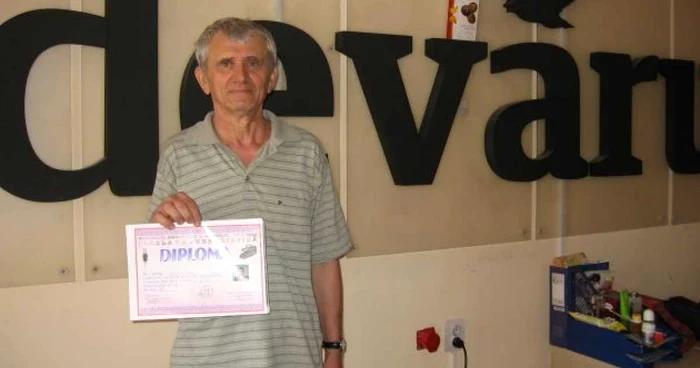 Tudor Ţecu, mândru şi azi de diploma de la Şcoala de Jurnalistică