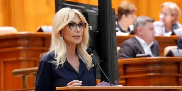 Raluca Turcan FOTO FB Raluca Turcan jpg