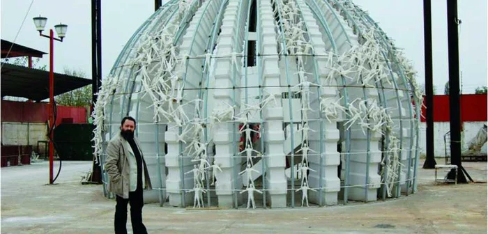 Macheta unuia dintre
proiectele de Monument al Marii Uniri imaginate de sculptorul Ioan Bolborea FOTOGRAFII: www.bolborea.ro