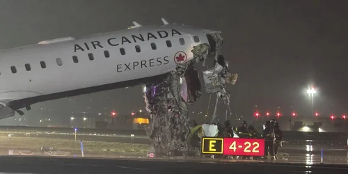 accident pe un aeroport din new york  foto x @BreakingXAlerts jfif