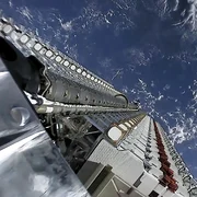 60 de sateliţi Starlink grupaţi înainte de eliberarea din 24 mai 2019 FOTO Profimedia / UPI