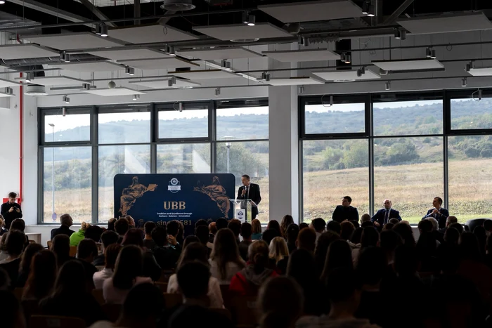 Ministrul Educației, în fața studenților de la UBB Cluj-Napoca FOTO Facebook/ Ministerul Educației