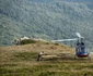 Masa care Unește în vârf de munte adusă cu elicopterul Foto Bloom The World