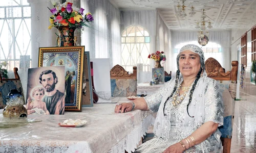 Ileana, în casa ei din Iveşti jpeg