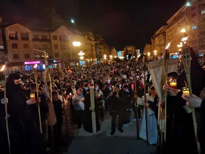 Slujba de Înviere de la Catedrala Mitropolitană din Timişoara FOTO Ş.Both