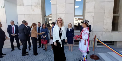 inaugurare sediu judecatoria slatina invitata alina gorghiu   foto alina mitran (27) jpg