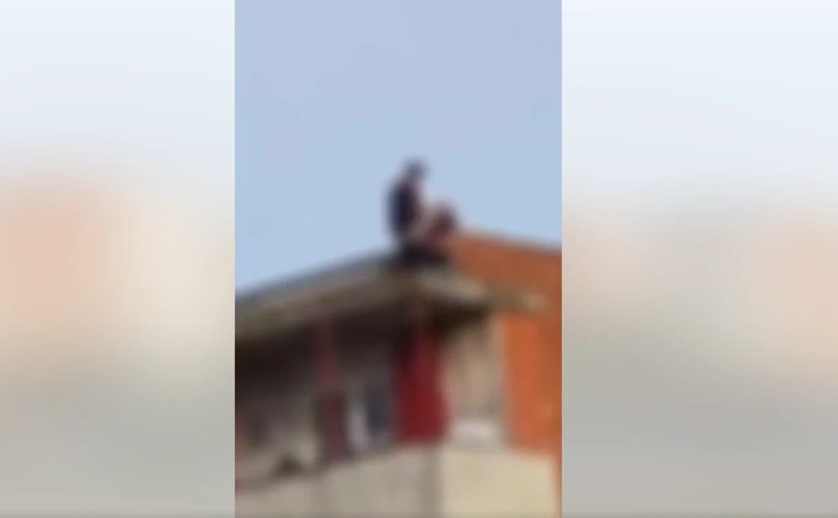 Scenele sexuale au fost filmate de vecini