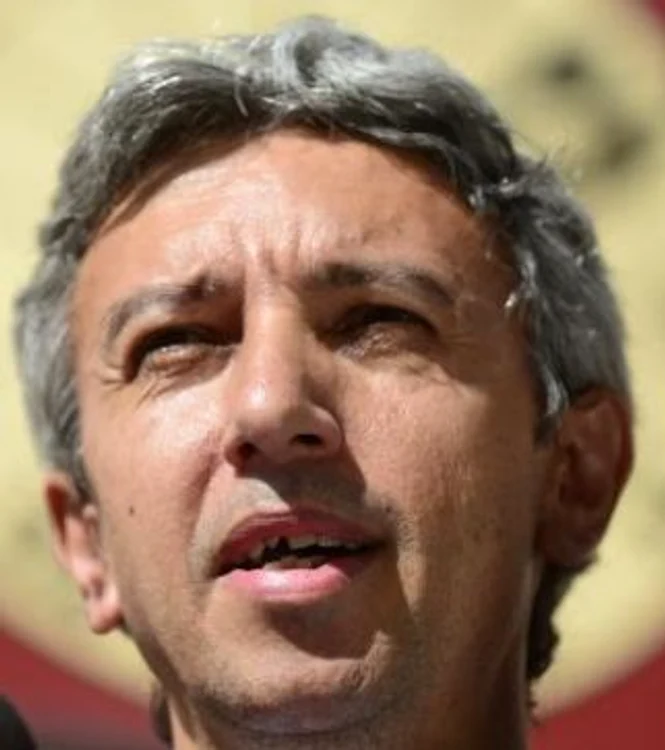 Dan Diaconescu: Proprietarul garsonierei OTV, chiriaş la Rahova. "Contract" pe 5 ani şi jumătate