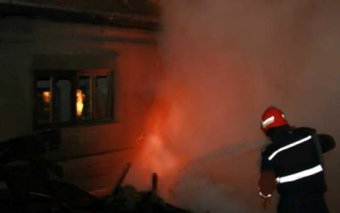 Un român a murit în urma unui incendiu produs chiar de el, din cauza geloziei  FOTO Arhivă Adevărul